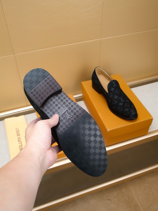 ルイヴィトン靴全体デザイン